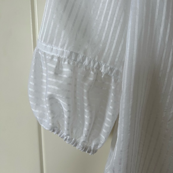 Ann Taylor White Blouse Size S - Picture 4 of 4